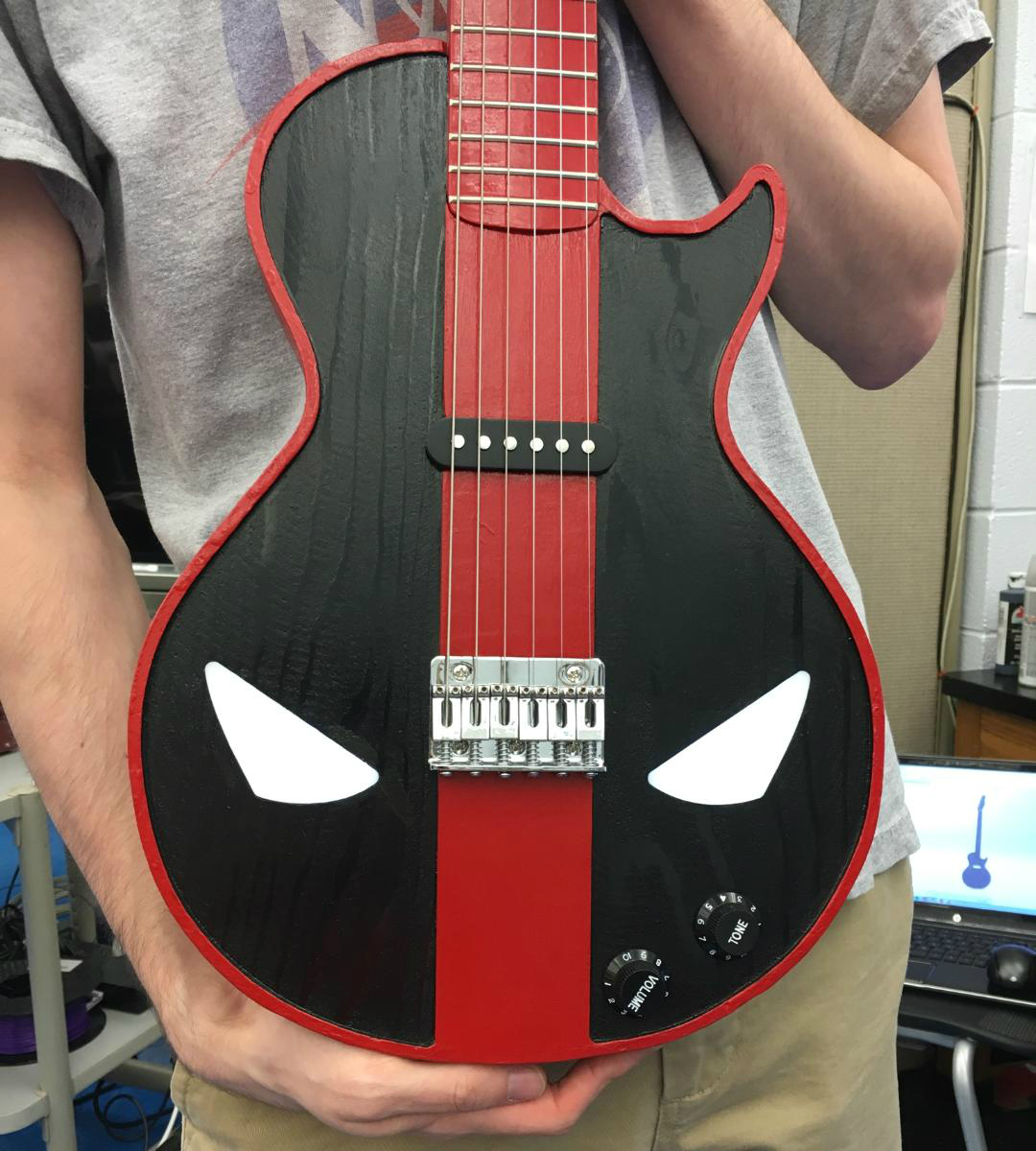 The completed guitar